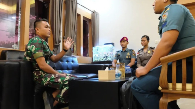 VIVA Militer: Roqi Munthazar Haharap bekali prajurit mau nikah