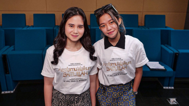Ummy Quary dan Tissa Biani berperan dalam film Assalamualaikum Baitullah