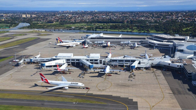 Sydney Airport, Albany International Airport (ALB), Sydney Airport, Amsterdam Schiphol Airport, Bremen Airport, Bucharest B?neasa Aurel Vlaicu International Airport, College Park Airport