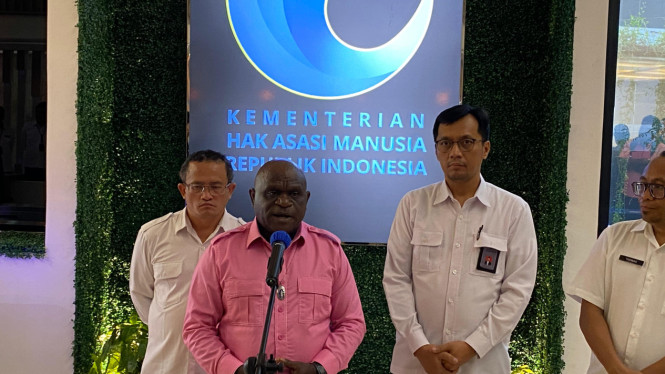 Menteri HAM RI Natalius Pigai di Kementerian HAM RI