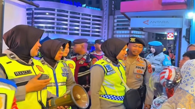 Polisi menyosialisasikan pemberlakukan jam malam di Bandung