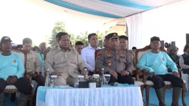 Presiden Prabowo Subianto didampingi Kapolri Jenderal Listyo Sigit Prabowo.