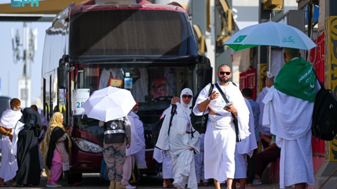 Jemaah haji tahun 2025 berada di Mina untuk menuju Arafah