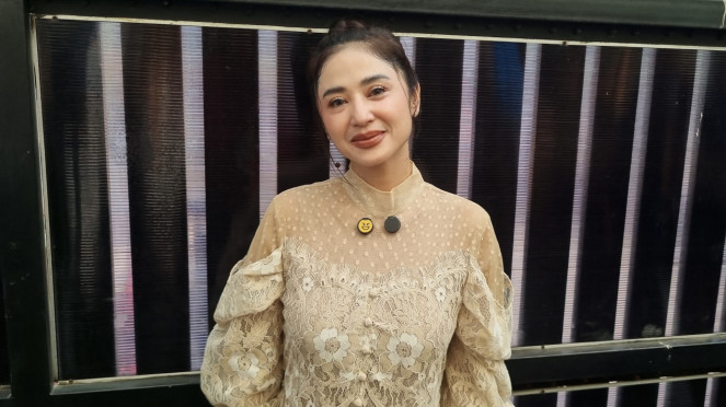 Dewi Perssik, Erika Carlina., Ariel NOAH, Dewi Perssik, Selebgram Lisa Mariana tiba di KPK