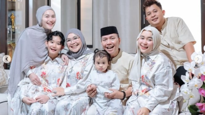 Keluarga Ayu Ting Ting