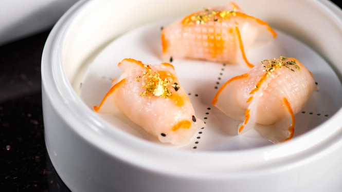 Steamed Dumplings with Cristal Blue Shrimps in Goldfish Shape