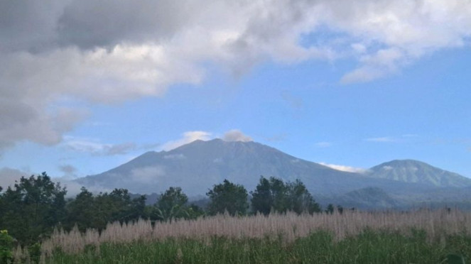 Gunung Raung, Jawa Timur Erupsi