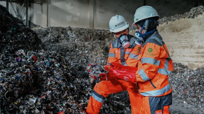 Fasilitas pengolahan limbah dan sampah menjadi bahan bakar alternatif SIG.