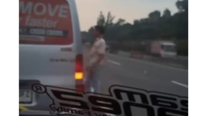 Viral sopir Lalamove todongkan senjata api ke pengendara di jalan tol