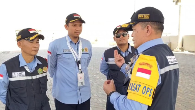 Kasat Ops Armuzna Kolonel Harun Al-Rasyid saat briefing tim penyisiran Jamarat dan Mina. 