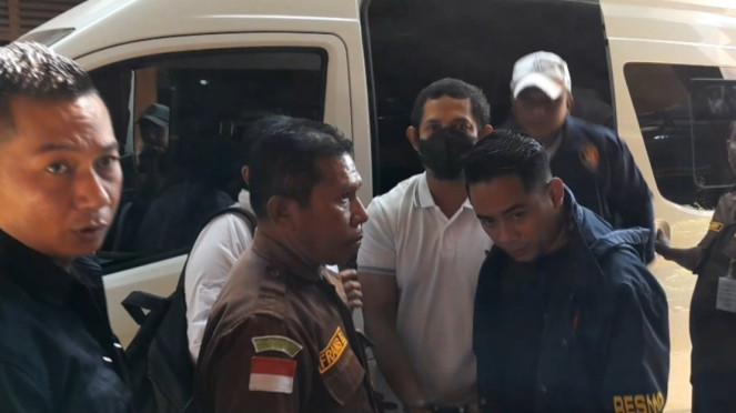 Mantan Kapolres Ngada AKBP Fajar Widyadarma dilimpahkan ke penuntut umum