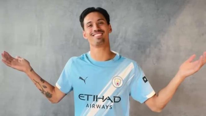 Pemain Manchester City, Tijjani Reijnders, Pemain Timnas Indonesia U-17 nyanyikan lagu Tanah Airku, Pelatih Persib Bandung, Bojan Hodak, Pemain Manchester City, Tijjani Reijnders, Bek Timnas Indonesia, Mees Hilgers, Mees Hilgers berlatih bersama FC Twente usai pulih dari cedera