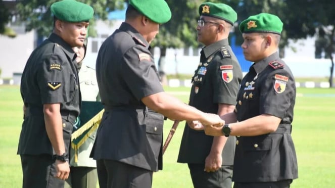 VIVA Militer: Sertijab Komandan Yonif 511