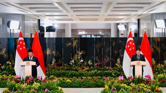 Presiden RI Prabowo Subianto dan PM Lawrence Wong di Parliament House, Singapura.