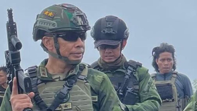 Panglima Koops Habema, Mayjen TNI Lucky Avianto di Papua.