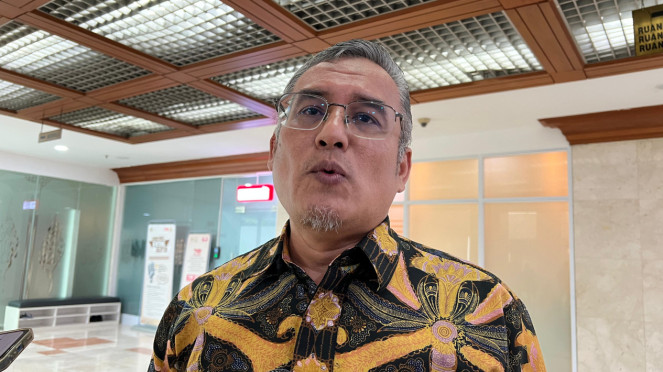Pakar hukum pidana sekaligus akademisi, Dr Chairul Huda di Kompleks Parlemen, Senayan, Jakarta Pusat, 2.Sebut AS dan Israel Bak'Tumor-Kanker', Hizbullah: Kami Berdiri Bersama Iran, Pemimpin baru Hizbullah Naim Qassem, 3.14 Pesawat Kargo dari Jerman dan AS Tiba di Israel, Bawa Perlengkapan Perang, Ilustrasi perang Iran vs Israel, 4.Ada 386 WNI di Iran, Hanya 115 Orang Bersedia Dievakuasi, Kapuspen TNI Mayjen TNI Kristomei Sianturi di ILC, 5.Di Hadapan Prabowo, Putin Pastikan Pasok Minyak dan Gas Alam ke Indonesia, Presiden Prabowo Subianto dan Presiden Rusia Vladimir Putin di St Petersburg