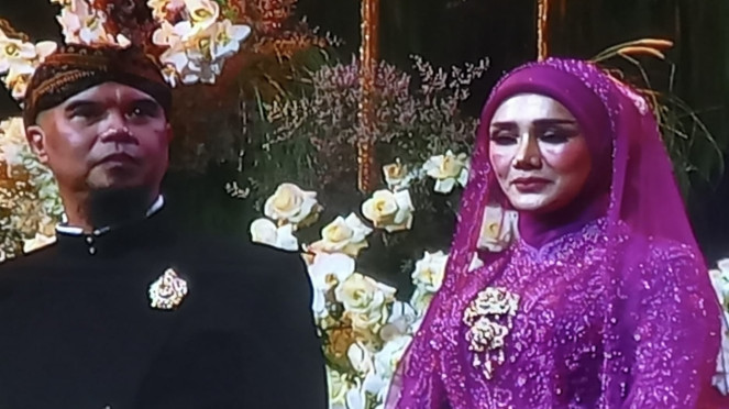 Ahmad Dhani dan Mulan Jameela, Bule Barbie., Inul Daratista dan Adam Suseno, Ahmad Dhani dan Mulan Jameela, Saweran Maia Estianty dan Irwan Mussry.