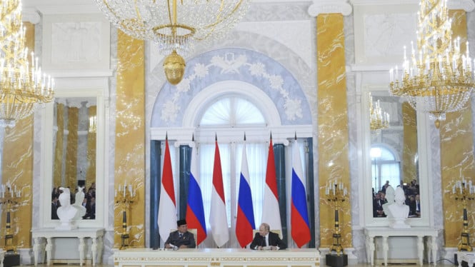 Presiden Rusia Vladimir Putin dengan Presiden Prabowo