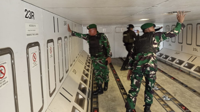 Tim Jihandak Kodam Bukit Barisan sisir Pesawat Saudia Airlines yang diteror bom