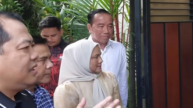 Presiden ke-7 Joko Widodo (Jokowi) saat merayakan HUT ke-64 di kediamannya