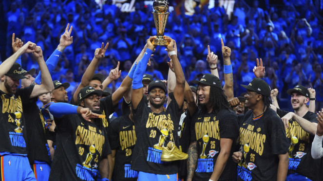 Oklahoma City Thunder juara NBA 2024/25,  Petinju Manny Pacquiao maju sebagai capres Filipina, PERBATI Resmi Ajukan Keanggotaan KOI, Oklahoma City Thunder juara NBA 2024/25, Pertarungan Brian Norman Jr Vs Jin Sasaki, Mike Tyson muda ketika bersama Donald Trump