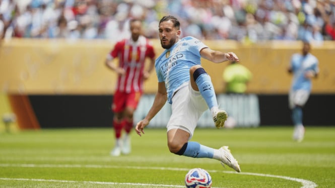 Pemain Manchester City, Rayan Cherki, Pesilat Indonesia, Chintya Candranaya, Pemain Manchester City, Omar Marmoush, Kapten Timnas Indonesia, Jordi Amat berebut bola dengan pemain Timnas Irak, Garnacho pakai jersey Aston Villa, Pemain Inter Miami, Luis Suarez rayakan gol