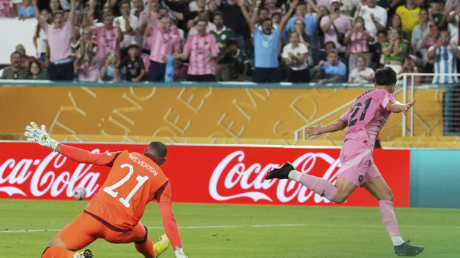 Pemain Inter Miami, Tadeo Allende rayakan gol