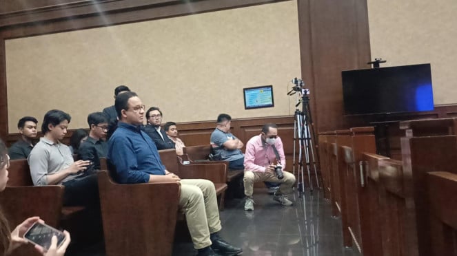 Mantan Gubernur DKI Jakarta Anies Baswedan saat hadir dalam persidangan Tom Lembong di Pengadilan Tipikor Jakarta Pusat. (Ist)