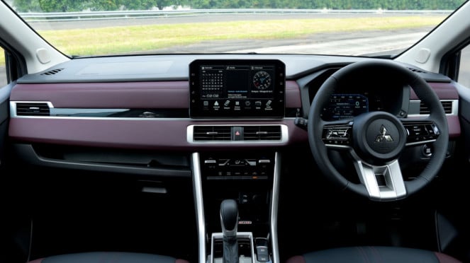 Interior New Mitsubishi Xpander Cross CVT