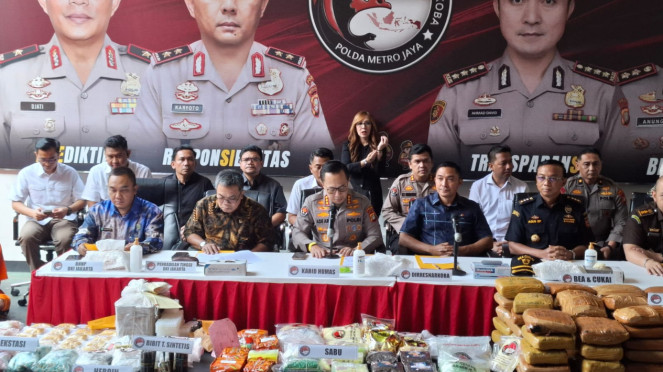 Foto rilis bersama dirnarkoba