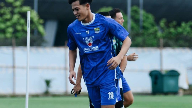Pemain Persib Bandung Alfeandra Dewangga