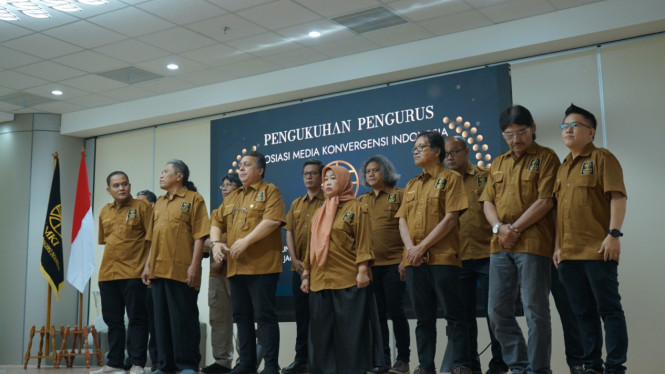 Pengukuhan pengurus AMKI