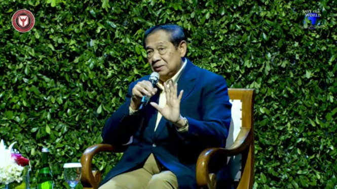 Presiden RI ke-6 Susilo Bambang Yudhoyono (SBY) saat meluncurkan video musik bertajuk 'Save Our World' di Djakarta Theater, Jakarta Pusat 