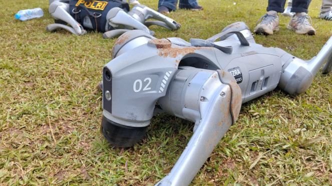 Robot K9 milik Polri., Senjata “kamikaze” yang menjadi ciri khas Iran, VIVA Militer: Drone bunuh diri HESA Shahed-136 Republik Islam Iran, Digunakan Rusia dalam perang Ukraina, Efektivitas karena murah dan diproduksi massal, Drone Shahed ramai diperbandingkan warganet RI di media sosial