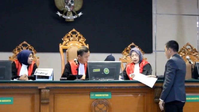 PN Bandung gelar sidang kasus Lisa Mariana dan Ridwan Kamil