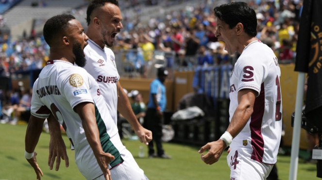 Pemain Fluminense rayakan gol