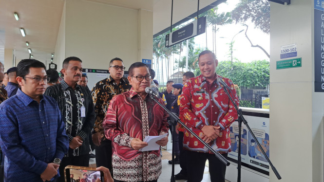 Gubernur Jakarta Pramono Anung resmikan TransJabodetabek B25 rute Terminal Bekasi menuju Dukuh Atas 