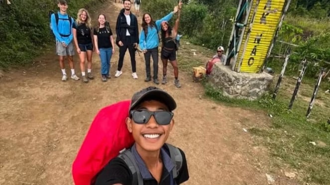 Juliana Marins bersama teman-temannya saat mendaki Gunung Rinjani