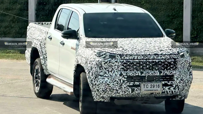 Toyota Hilux PHEV 2026