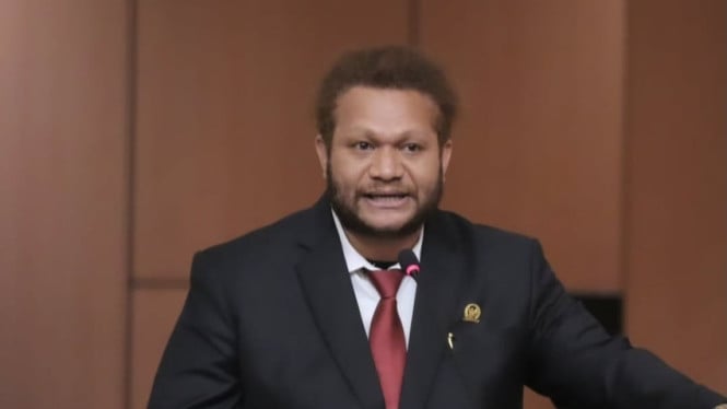 Anggota DPD RI Paul Finsen Mayor