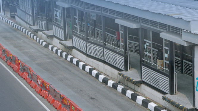 Halte Transjakarta BNN Lama di Cawang bakal segera dibongkar (dok. medsos X milik PT Transjakarta)