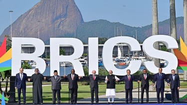 Presiden RI Prabowo Subianto dan pemimpin negara lain saat menghadiri KTT BRICS 2025 (sumber foto: Muchlis Jr - Biro Pers Sekretariat Presiden)