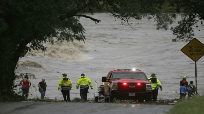 Banjir bandang luapan Sungai Guadalupe, Texas, AS (4/7)