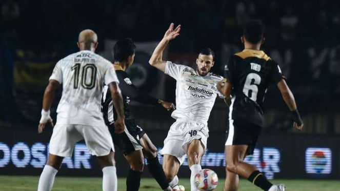 Persib Bandung vs Dewa United