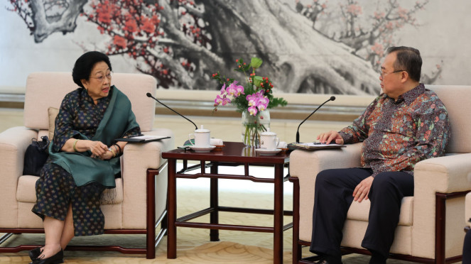 Presiden ke-5 RI Megawati Soekarnoputri dan Menteri Liu