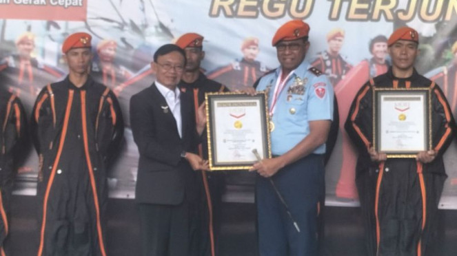 Komandan Kopasgat Laksma TNI Deny Muis terima rekor MURI untuk wingsuit, Komandan Kopasgat Laksma TNI Deny Muis terima rekor MURI untuk wingsuit, Infiltrasi Senyap dari Langit, Pasukan khusus Wingsuit Kopasgat TNI AU, Gandakan Personel