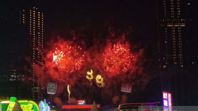 Pesta kembang api di penutupan Jakarta Fair 2025