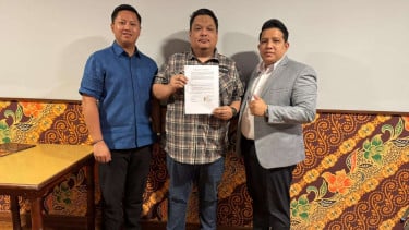 Eko Prabowo dari Prabowo and Marsha Lawfirm (perwakilan BLI), Topan dari Topan M