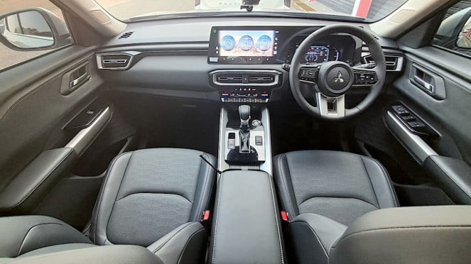 Interior Mitsubishi Destinator, Desain Eksterior: Gagah, Modern, dan Futuristik, Mitsubishi Destinator, Interior: Kabin Luas dan Premium untuk 7 Penumpang, Spesifikasi Lengkap Mitsubishi Destinator 2025
