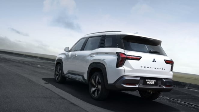Mitsubishi Destinator